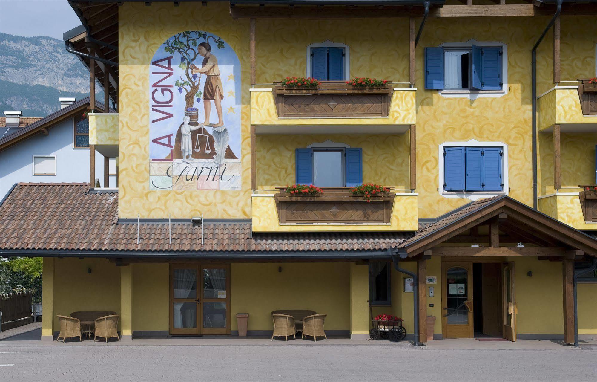 Hotel Garni La Vigna - Adult Friendly San Michele allʼAdige Екстериор снимка